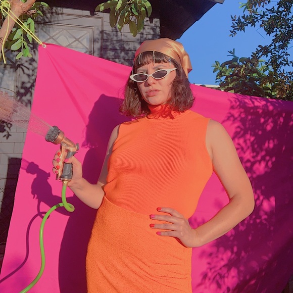 Orange Sleeveless Turtleneck 🔥 - Picture 4 of 7